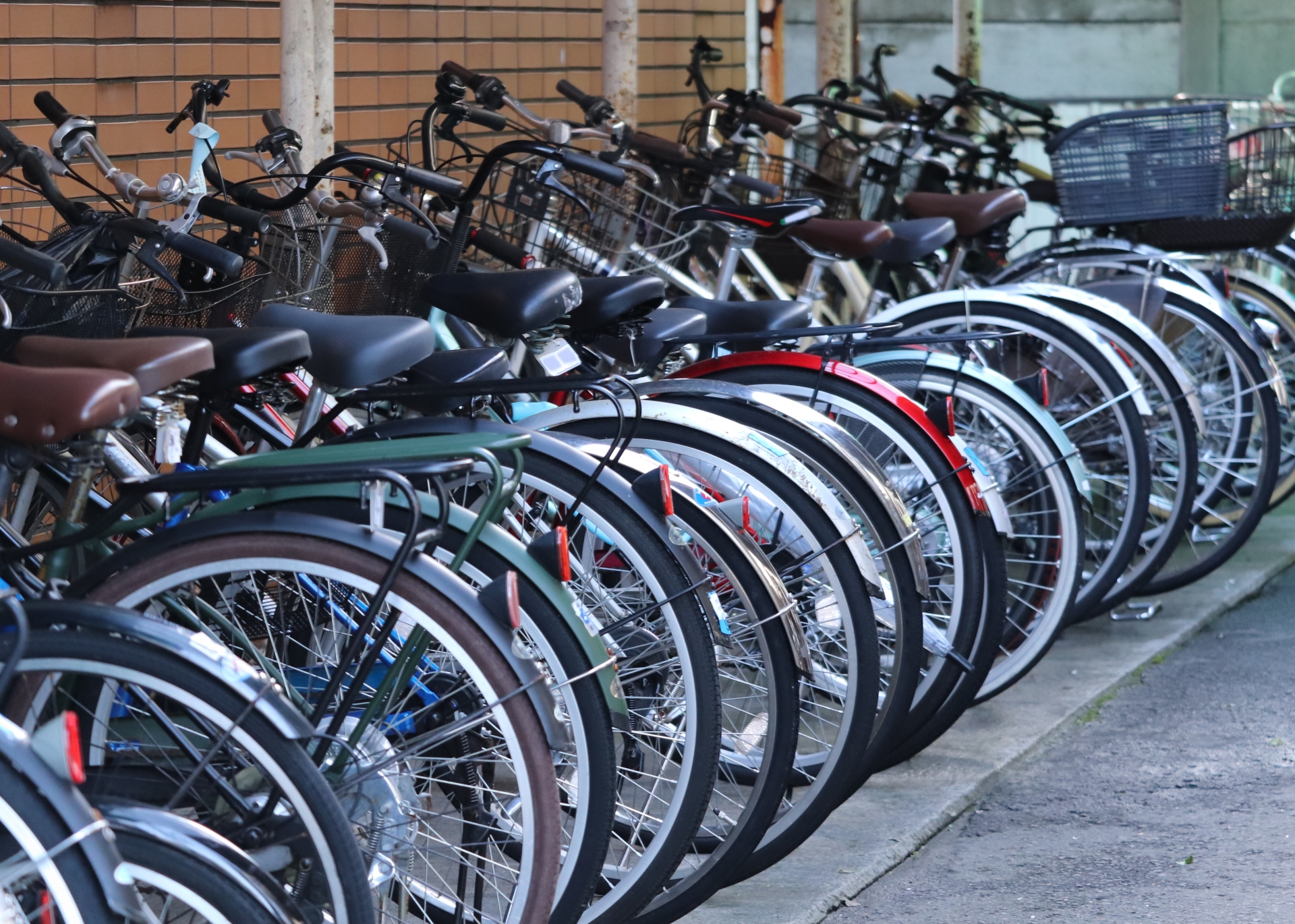 マンションの敷地に放置自転車が！どのように対処すればいい？ 